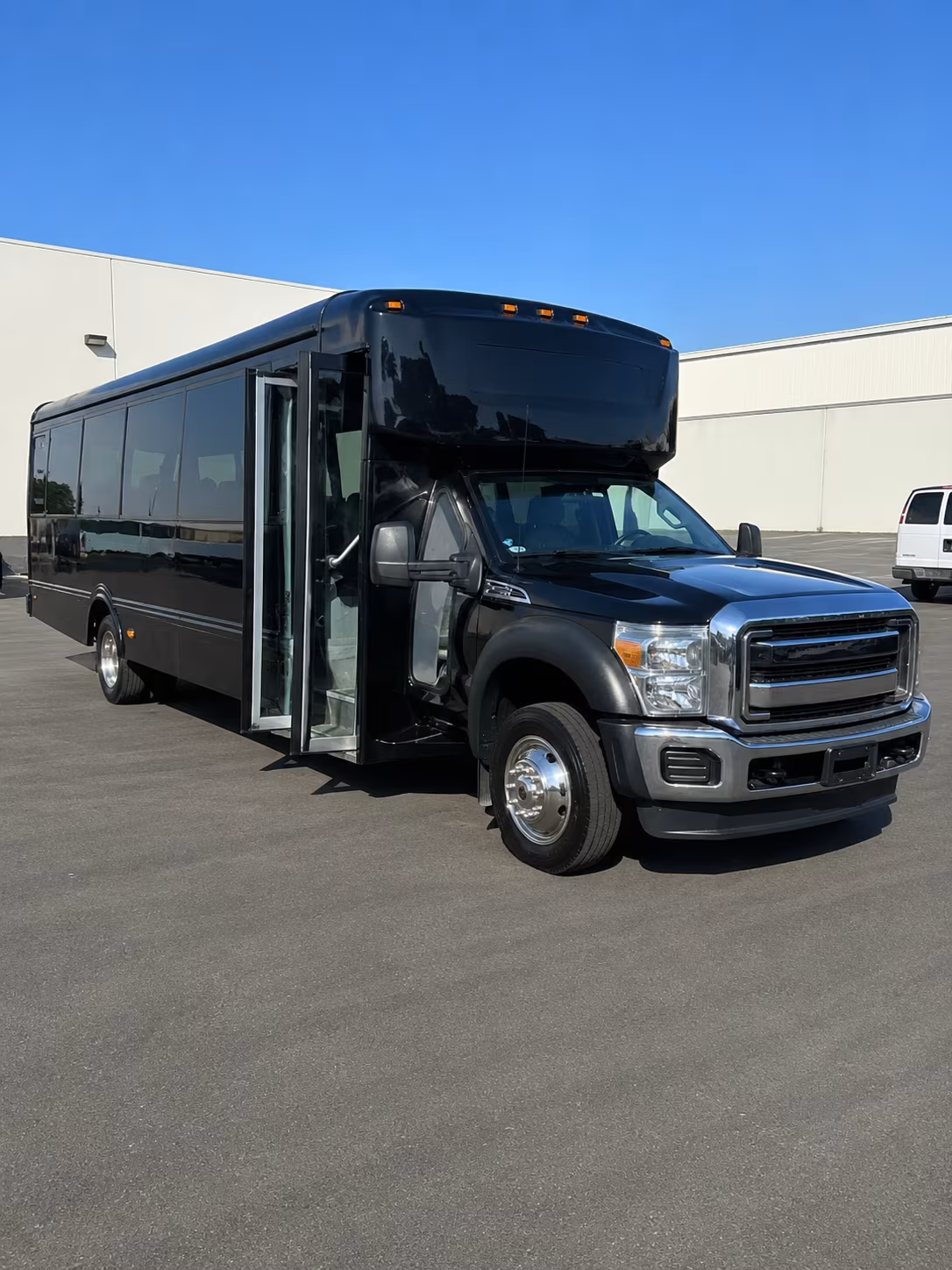 hit every photo stop in your redding party bus before the dance
